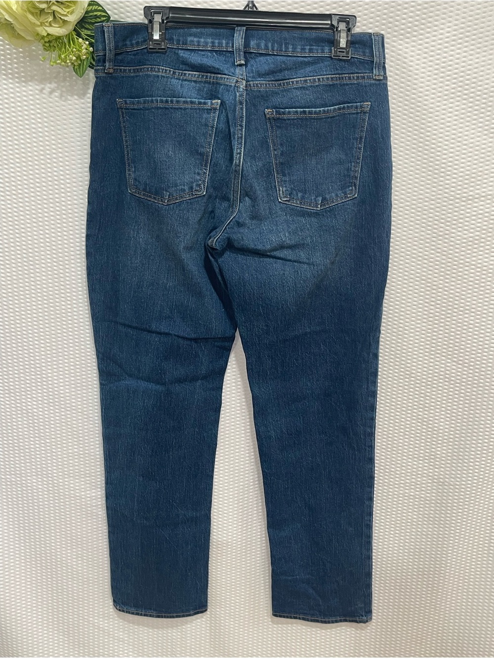 Old Navy Women’s Size 10 Mid-Rise WOW Boyfriend Jeans Medium Wash Stretch - Picture 3 of 4